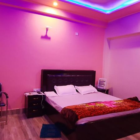 Hotel Blue Diamond Bahraich Zewnętrze zdjęcie