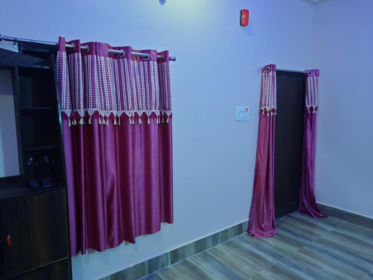 Hotel Blue Diamond Bahraich Zewnętrze zdjęcie